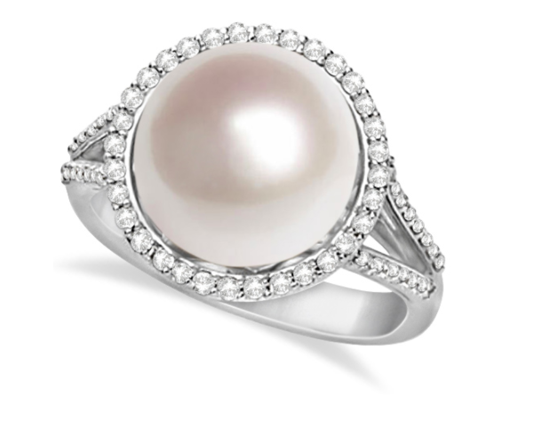 Why You Can Never Go Wrong With Pearls – a Favorite Among All Fashion Icons