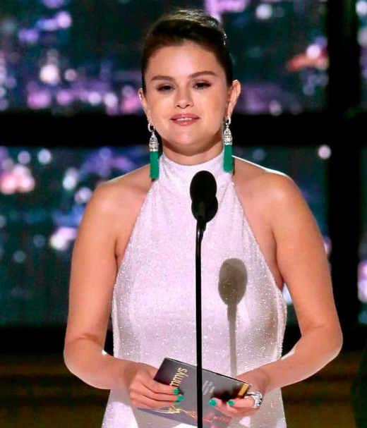 Selena Gomez presenting at the 74th Primetime Emmy Awards. Photo: Screenshot.