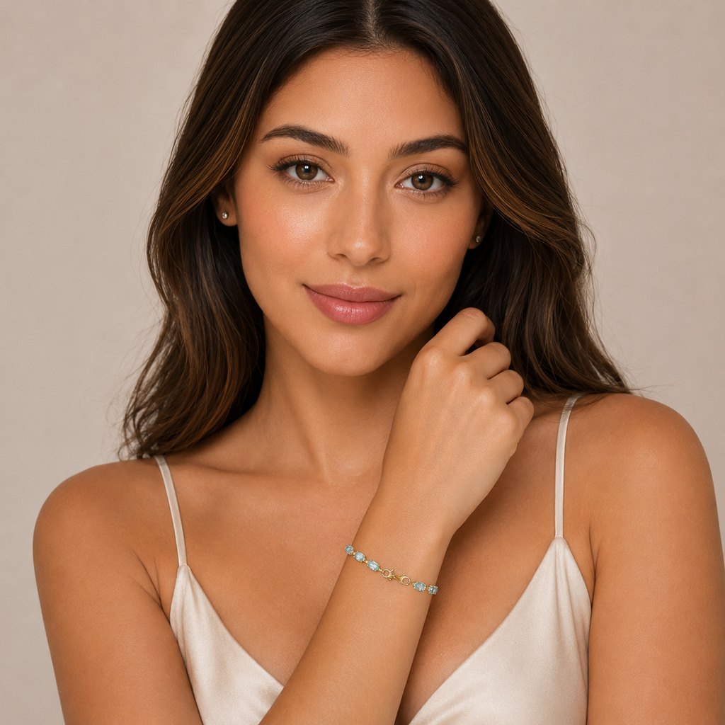 Natural Sky Blue Topaz Bracelet 14K Yellow Gold (0.58ct)