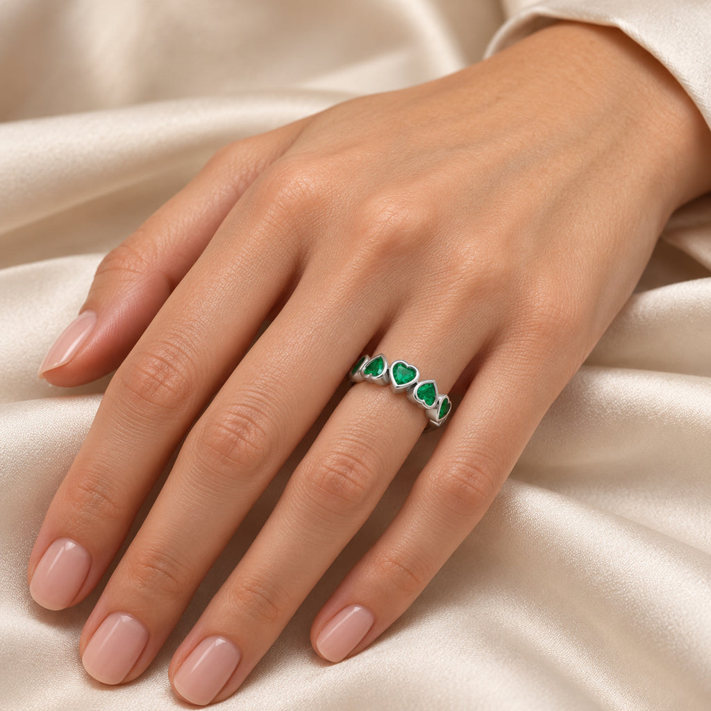 AZ29494 emerald ring in 14K white gold — close-up on model