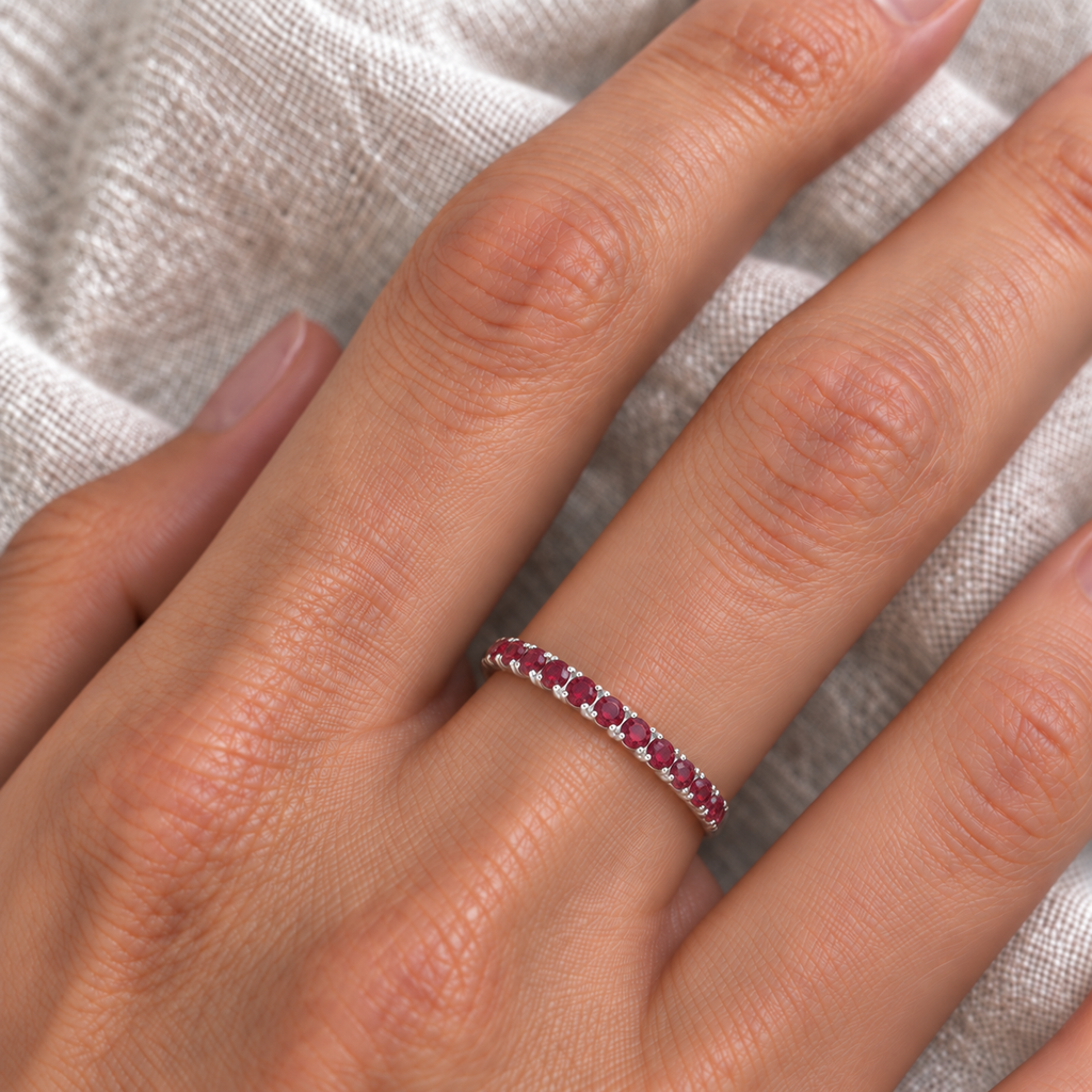 IR488 natural garnet 14k white gold 2 mm band — ivory linen close-up
