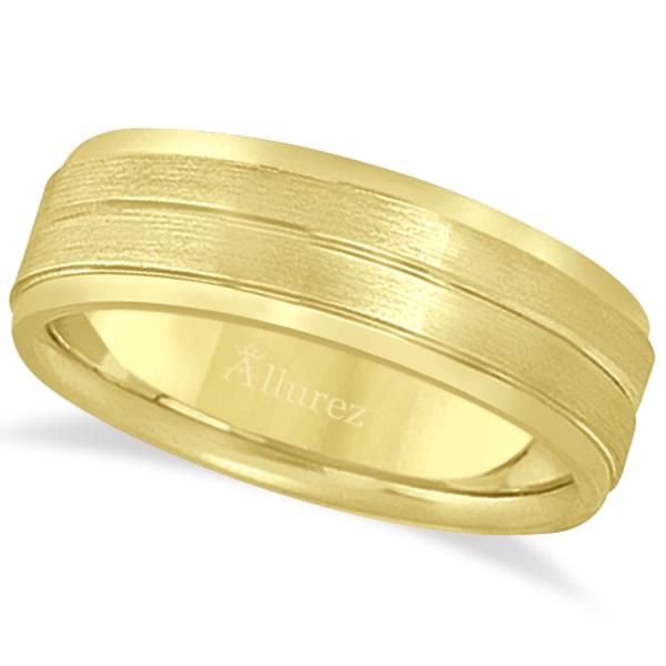 Carved Wedding Band in 14k Yellow Gold For Men (7mm)