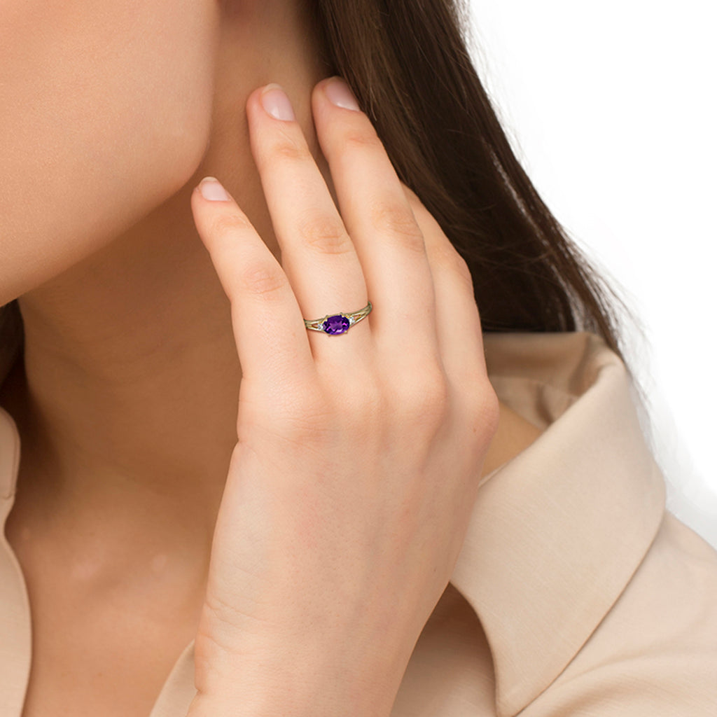 Oval Amethyst & Diamond Right-Hand Ring 14K Yellow Gold (0.45ct)