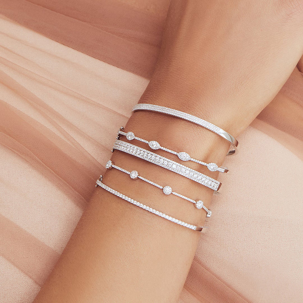 Diamond Halo Style Link Bracelet 14k White Gold (0.88ct)