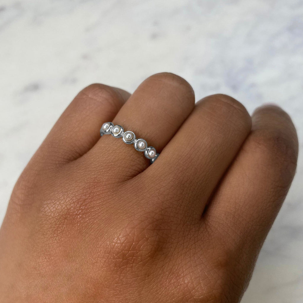 Cultured Pearl Circle Band Ring 14K White Gold (2.5mm)