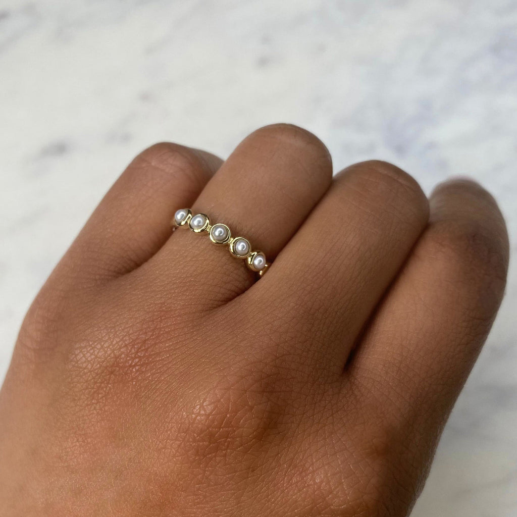 Cultured Pearl Circle Band Ring 14K Yellow Gold (2.5mm)