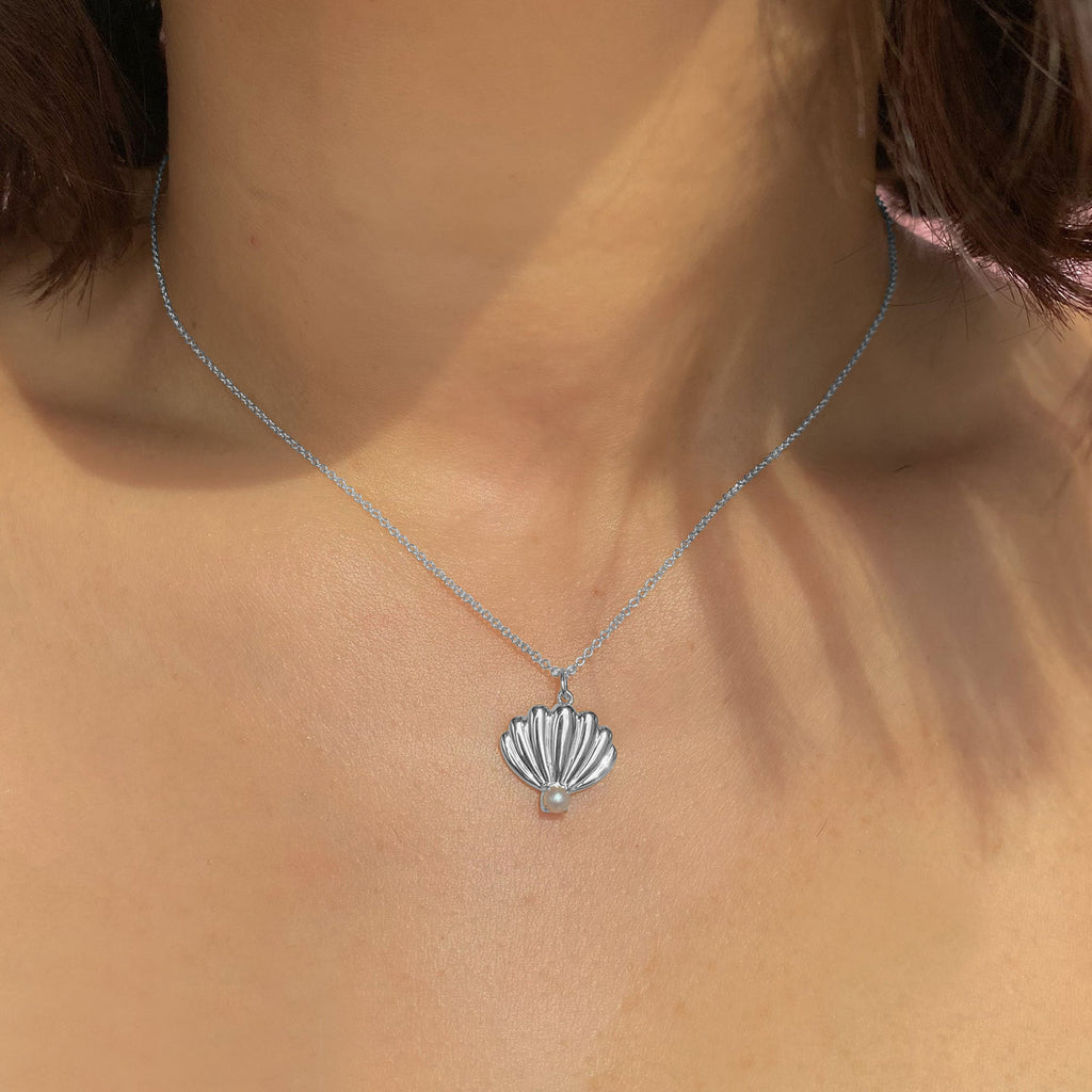 Cultured Pearl Shell Pendant Necklace 14K White Gold (3.5mm)