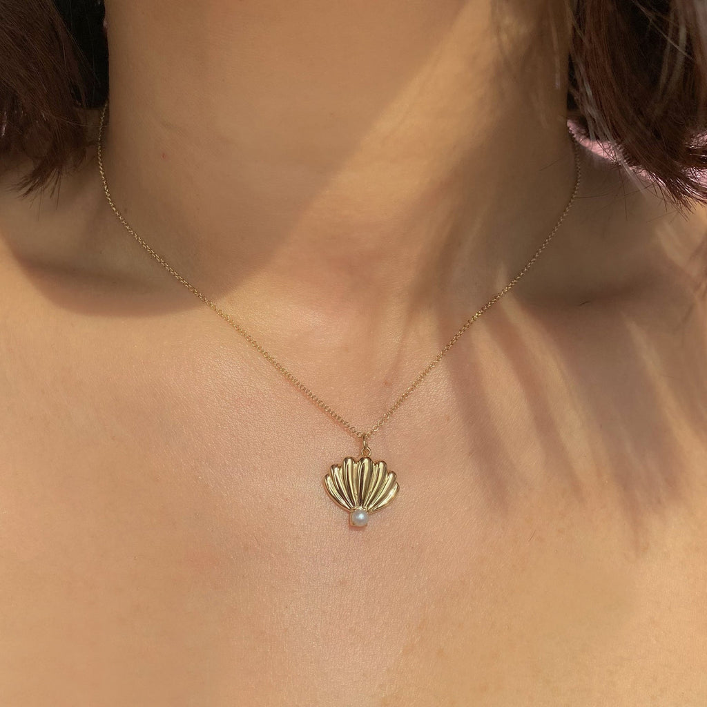 Cultured Pearl Shell Pendant Necklace 14K Yellow Gold (3.5mm)