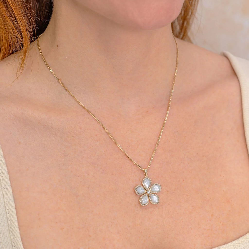 Mother of Pearl & Diamond Flower Pendant Necklace 14K Yellow Gold (5.42ct)