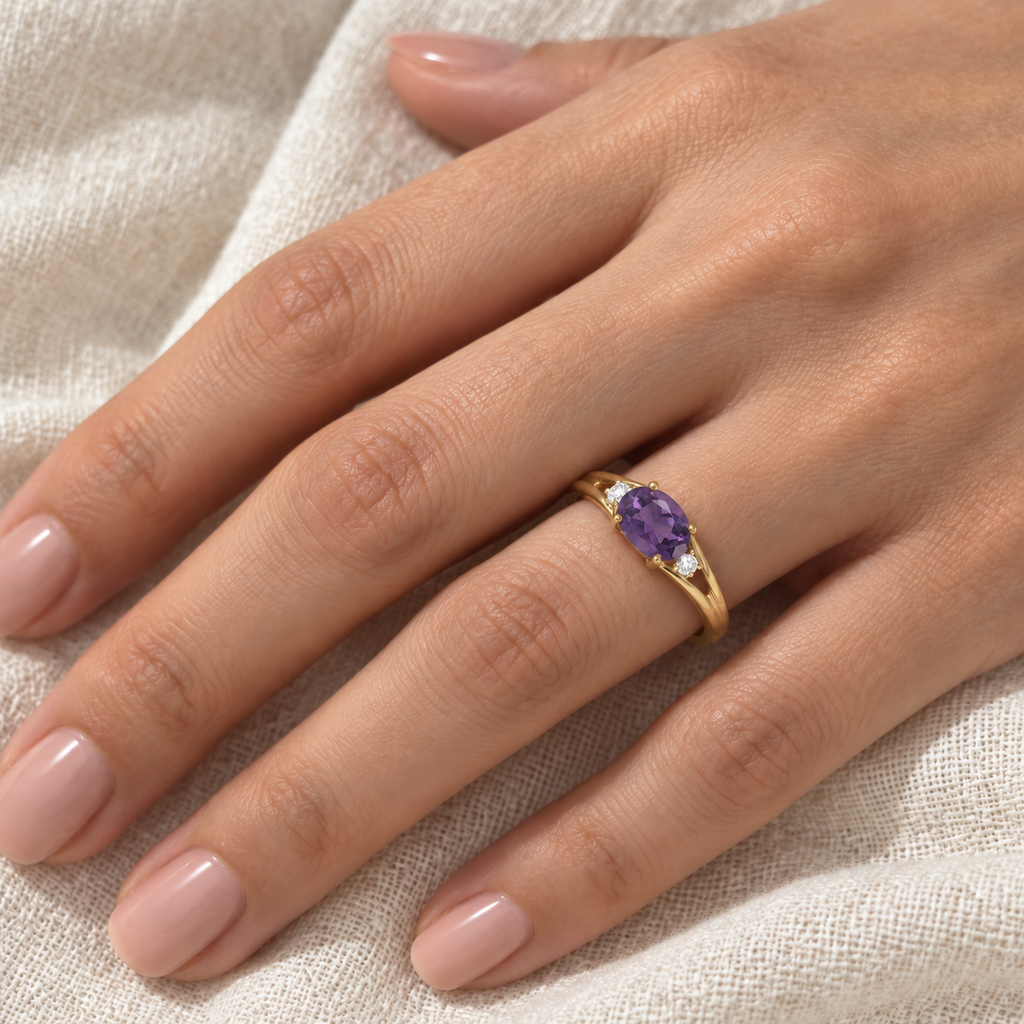Oval Amethyst & Diamond Right-Hand Ring 14K Yellow Gold (0.45ct) - model