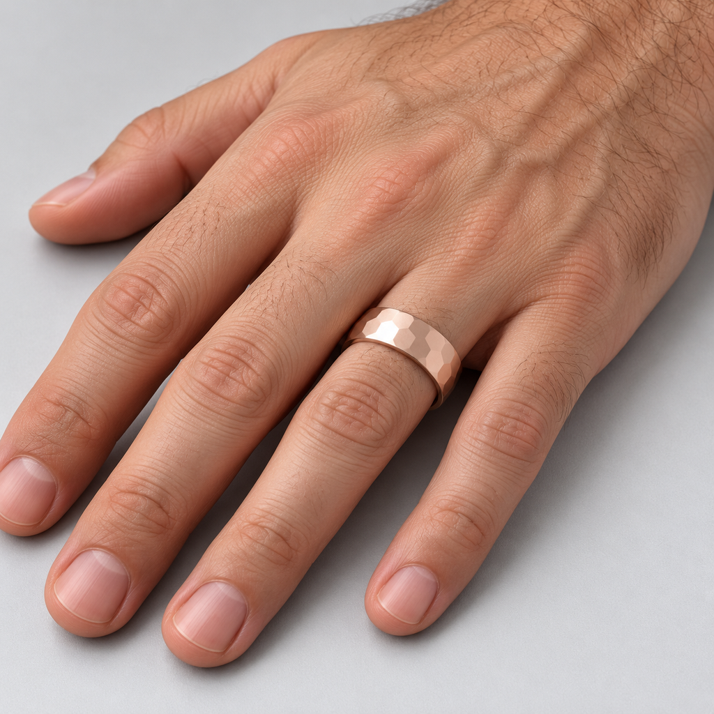 Men's Hammered Finished Carved Band Wedding Ring 18k Rose Gold (7mm) — male hand