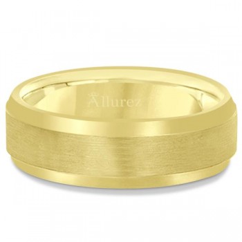 Comfort-Fit Carved Wedding Band in 14k Yellow Gold (7mm)