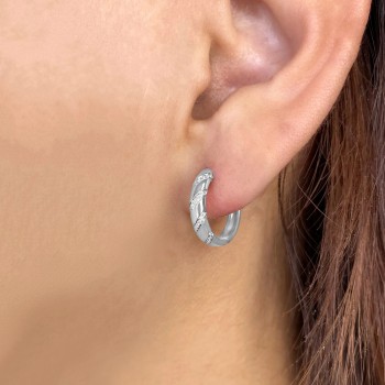 Small Round Diamond Hoop Earring in 14k White Gold (0.13ct)